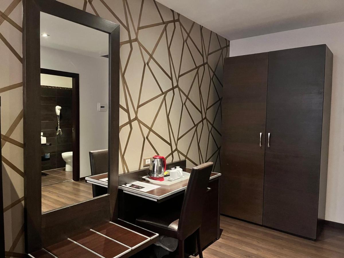Catone District Hotel روما المظهر الخارجي الصورة